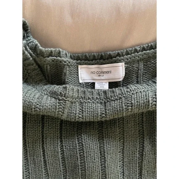 No Comment Women's Green Scoop Neck Bell Sleeve Pollover Knit Sweater Cropped XS - Picture 5 of 8